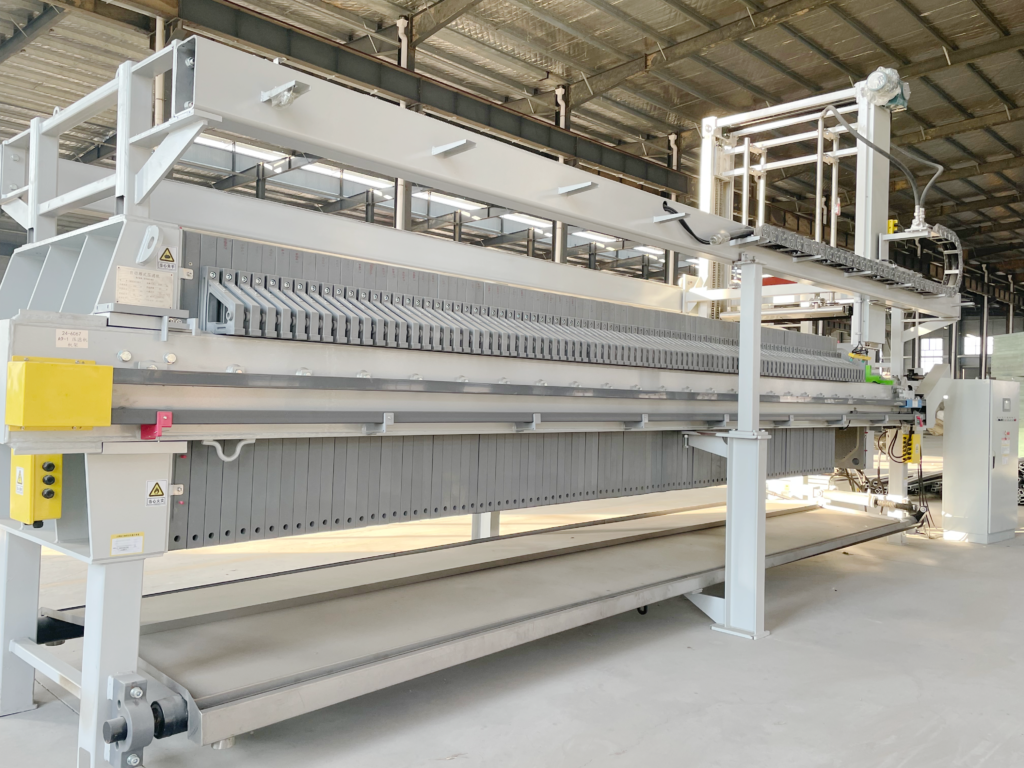 Automatic filter press at the Loway factory