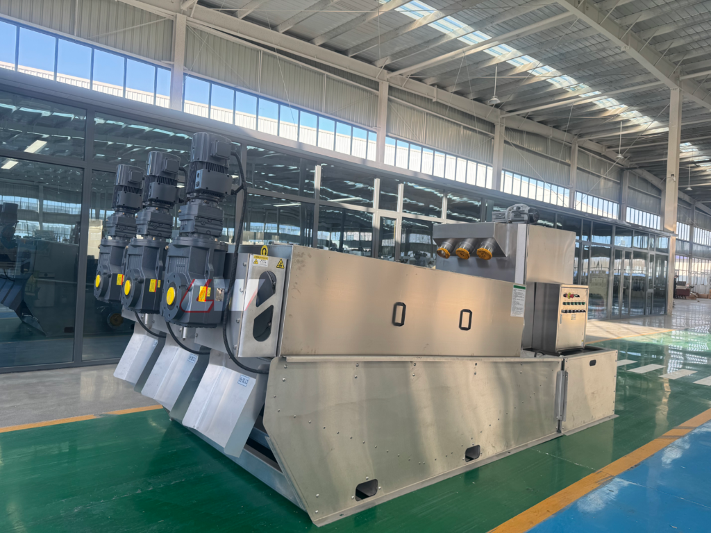 Advanced dewatering screw press for efficient sludge treatment Loway Equipment Manufacturer