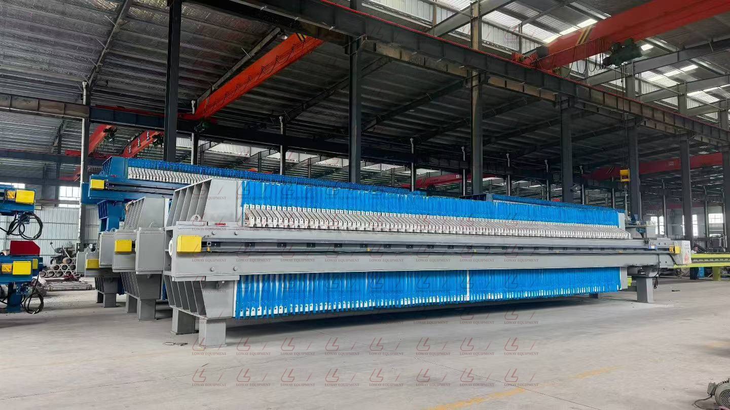 Loway filter press manufacturing in the assembly workshop